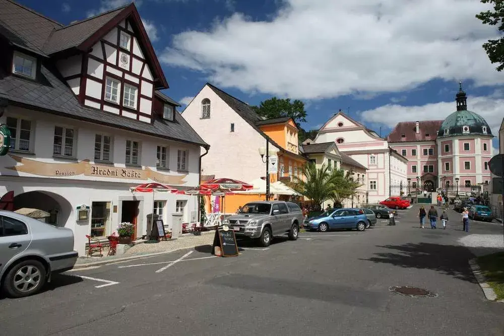 Hradní Bašta, Bečov nad Teplou Bečov nad Teplou